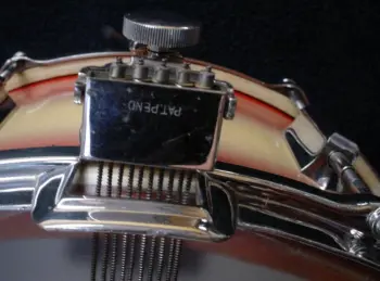 [B]1935 LEEDY 6.5 x 15 RED/CREAM/RED DUCO BROADWAY PARALLEL MODEL[/B]