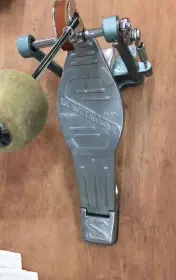 This is the Display Your Vintage Bass Pedal Thread