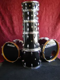 Ludwig 7 Piece Kit in Custom Pitch Black Lacquer