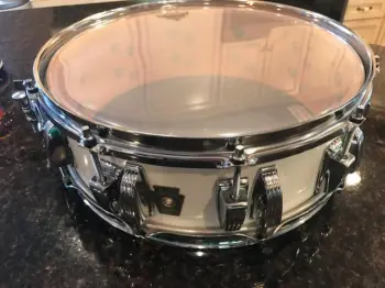 $10 vintage Ludwig snare?