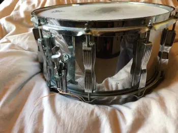 Identifying an old ludwig  snare