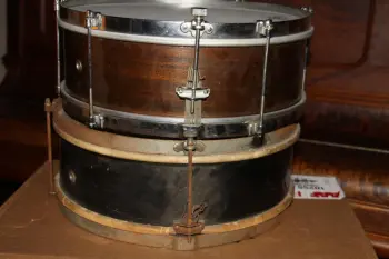 Other vintage snare .