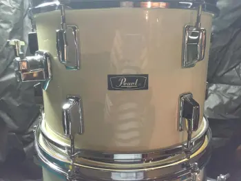 Vintage Pearl all Fiberglass Set (Mint)