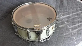 Strainer question about 1959 Ludwig WMP snare