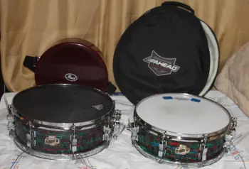 Ludwig Element Psychedelic red .