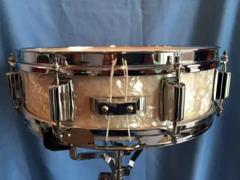 Gene Krupa playing a Dynasonic?