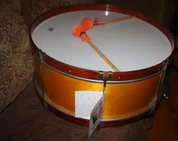 Vintage Parade bass drum I was given !!