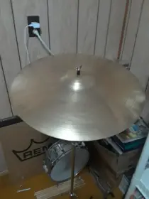 A Zildjian crash