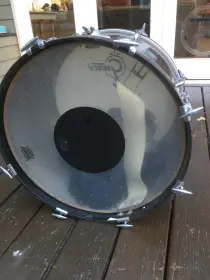Thoughts on Gretsch 'rock and roll' round badge kit