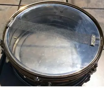 Offset Shield-Shaped Lugs on mystery snare