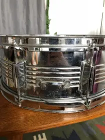 Ludwig Snare - Help needed for identification please