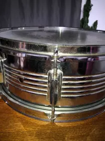 Ludwig Snare - Help needed for identification please