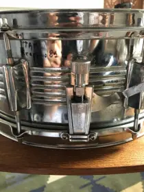 Ludwig Snare - Help needed for identification please