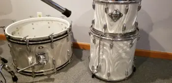 Slingerland White Satin Flame