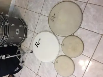 Dating Rogers Holiday kit and Dyna-Sonic snare
