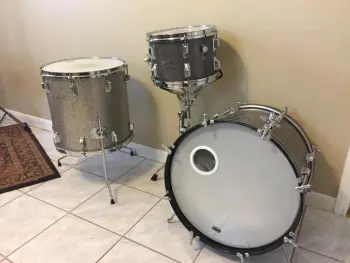 Dating Rogers Holiday kit and Dyna-Sonic snare