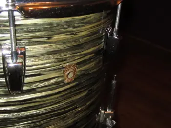 1966 Ludwig 16” X 16” Floor Tom in Black Oyster Pearl
