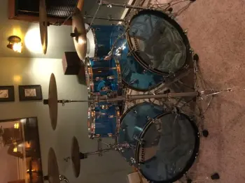 Ludwig blue vistalite 24&quot; bass drum