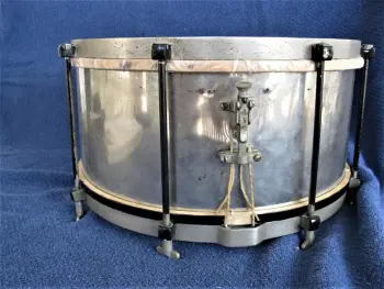 help identifying early strainer
