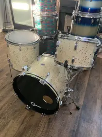 Leedy Fiesta Pearl Drums
