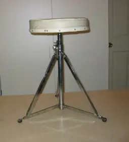 DRum throne ID