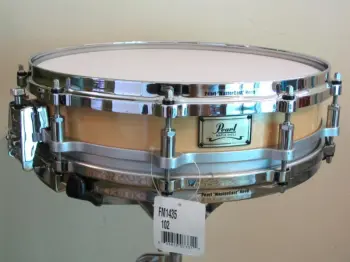 Vintage Pearl Free Floating Brass Snare Drum..Help.