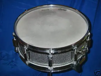 SWEET, now this would match my $200 Silver Sparkle Towers, :)