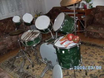 Identify this kit please