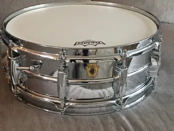 Identification...Ludwig Thermogloss Over Natural Mahogany?