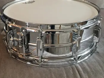 Identification...Ludwig Thermogloss Over Natural Mahogany?