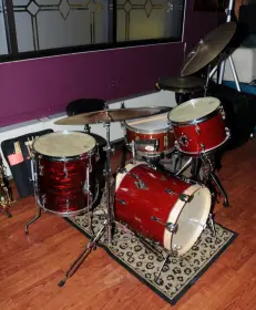 Converting a 16x18 Gretsch floor tom to a bass drum