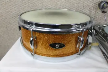 Latest Score: Stewarts In Orange/Gold