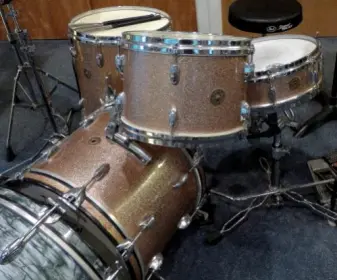 Selling Gretsch mid 60's R.B. 12,14,18,4x14 Champagne Sp