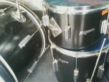 It's the &quot;show off your Rogers drums&quot; thread!