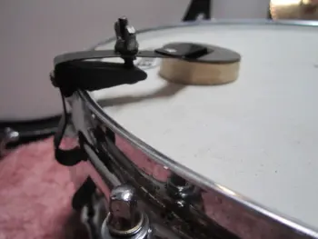Maybe off-topic - mufflers on modern drum?