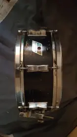 Identification : Ludwig Drum Strainer Throw-Off P-87 on snare with B/O badge