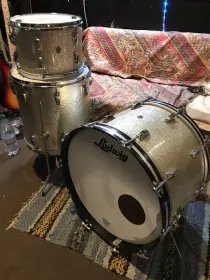 Help needed on identifying Ludwig drum