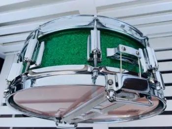 1964 Rogers 5x14 Wood Dynasonic snare drum in Sparkling Green Pearl