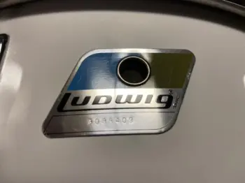 Ludwig Snare ID B/O White over Wood