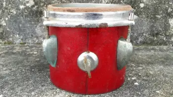 Mysterious 6&quot; red sparkle concert tom (German?)