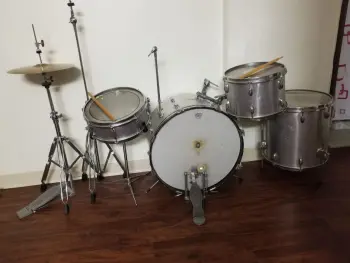 What Make/Brand are these drums?