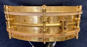 [B]1925 LUDWIG &amp; LUDWIG 4 x 14 8 LUG GOLD PLATED/ENGRAVED TRIUMPHAL MODEL (*Wm. S