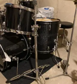 16x16” floor tom to snare drum.