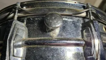 70's Ludwig Supraphonic LM400 w/ Silver Badge