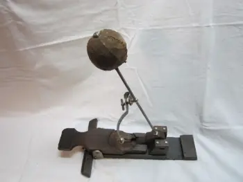 This is the Display Your Vintage Bass Pedal Thread