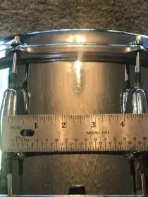 Uneven lug spacing on Slingerland snare