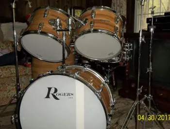 This is the Display Your Rogers Drums Thread