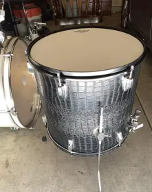 Staining and/or sealing stripped drum shells
