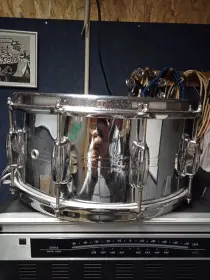 Help indenitifing slingerland snare