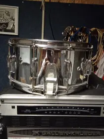 Help indenitifing slingerland snare